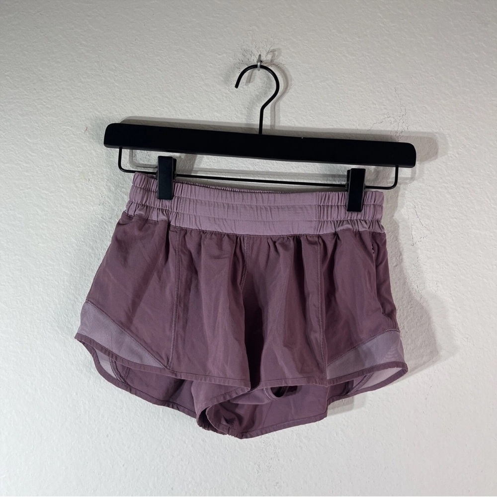 Lululemon Hotty Hot Short 2.5 Figure Rose Blush Size 6